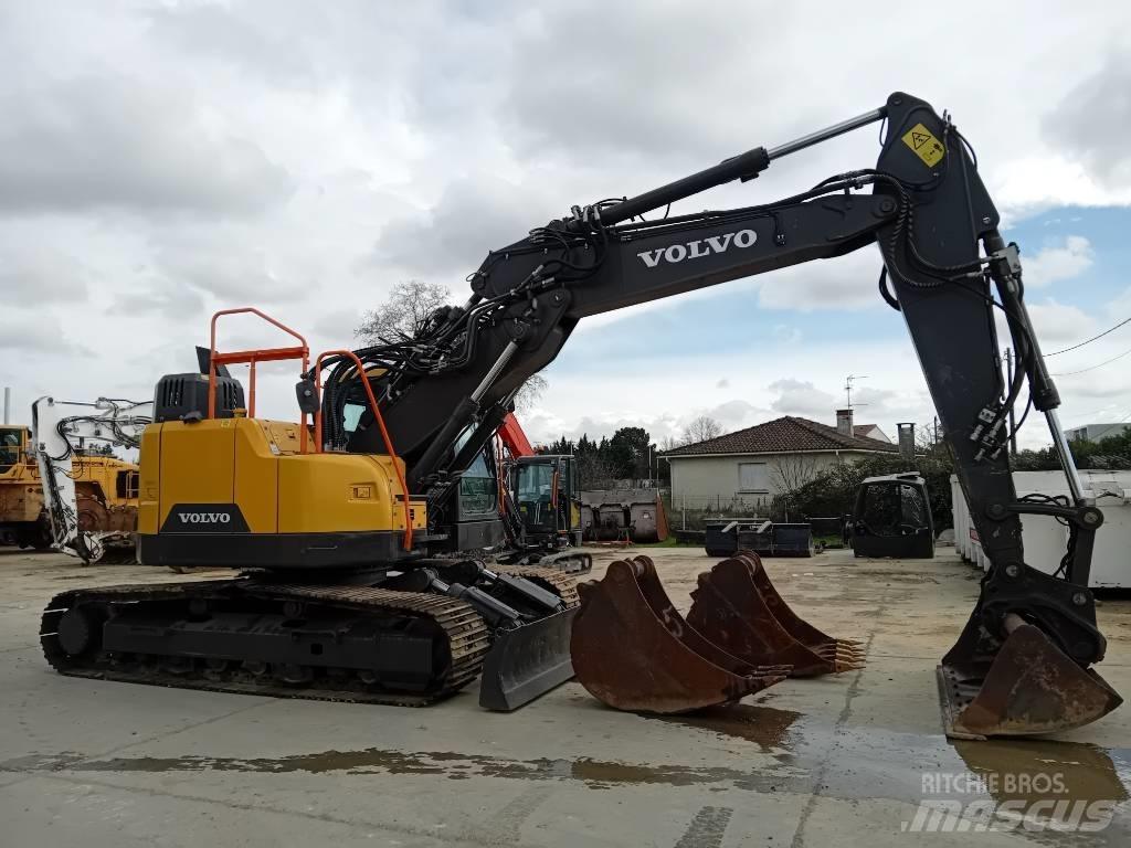 Volvo ECR235EL Pelle sur chenilles