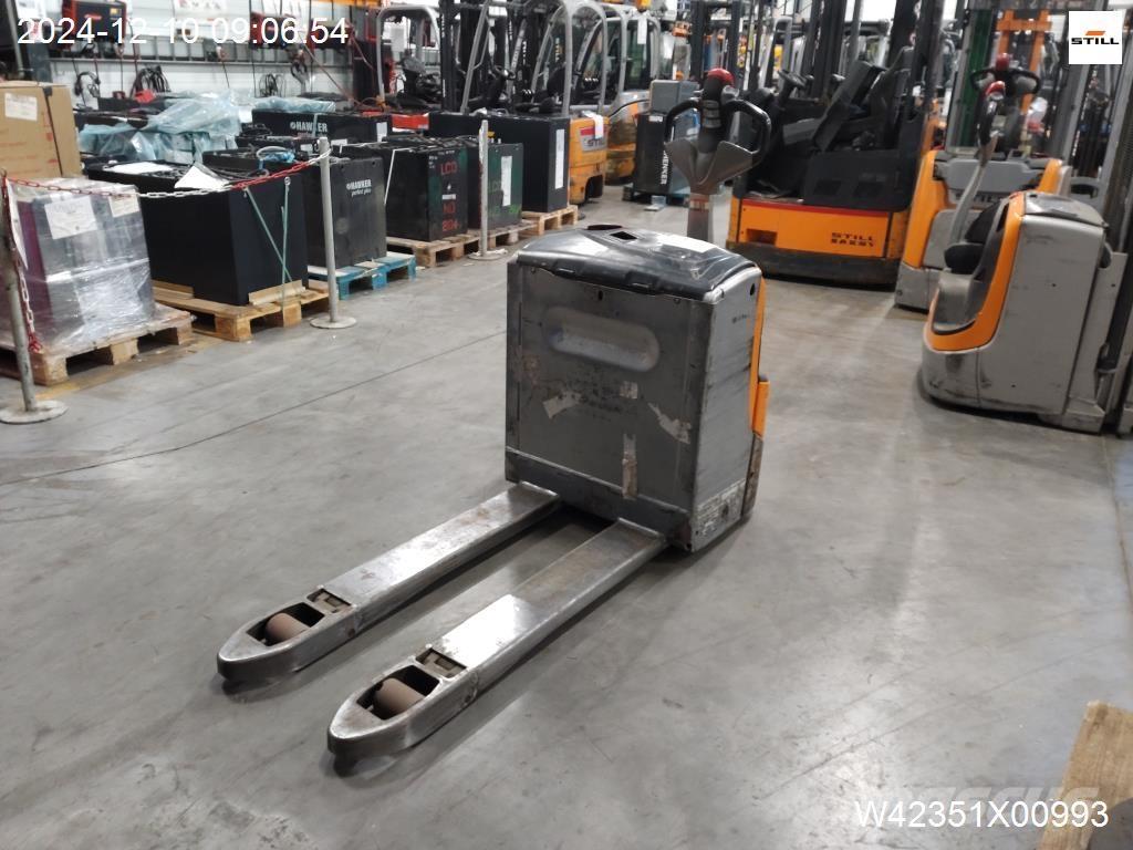 Still EXU16 Gerbeur accompagnant