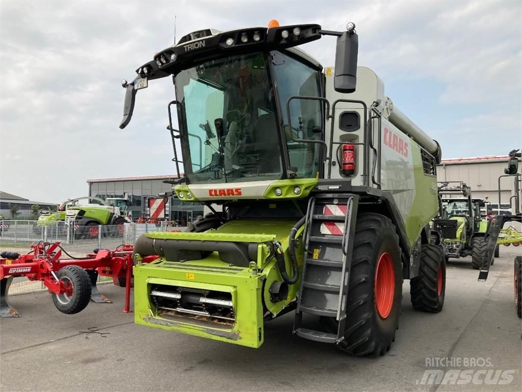 CLAAS Trion 520 Moissonneuse batteuse