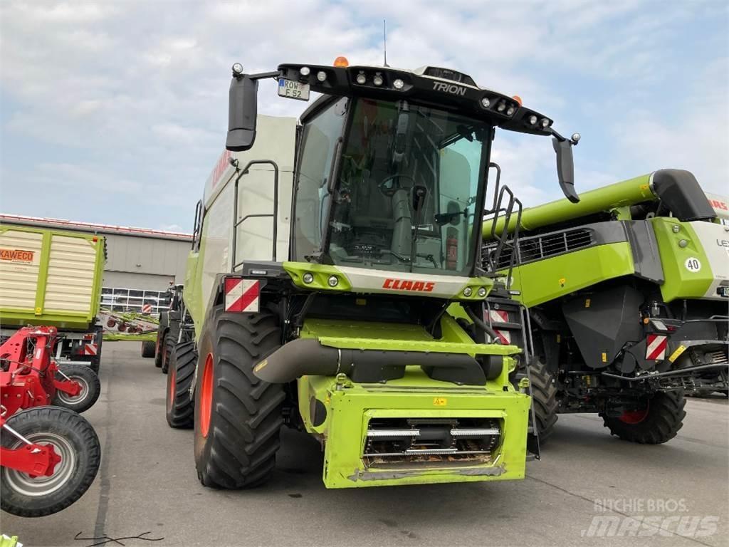 CLAAS Trion 520 Moissonneuse batteuse