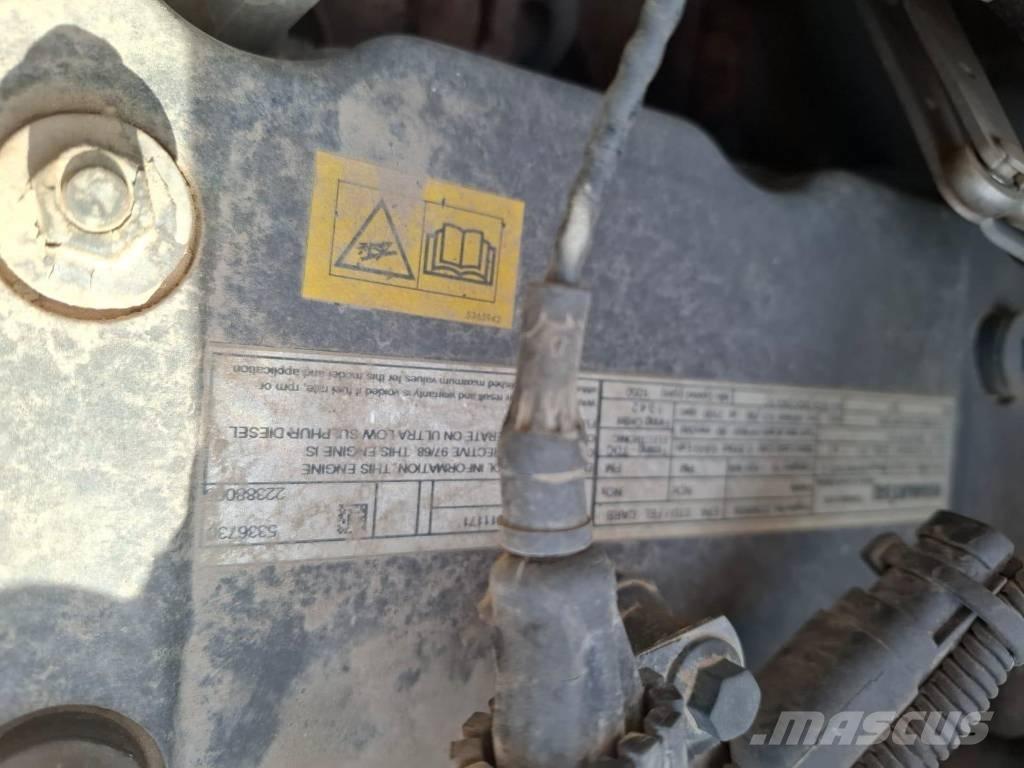Komatsu PW 148-11 Pelle sur pneus