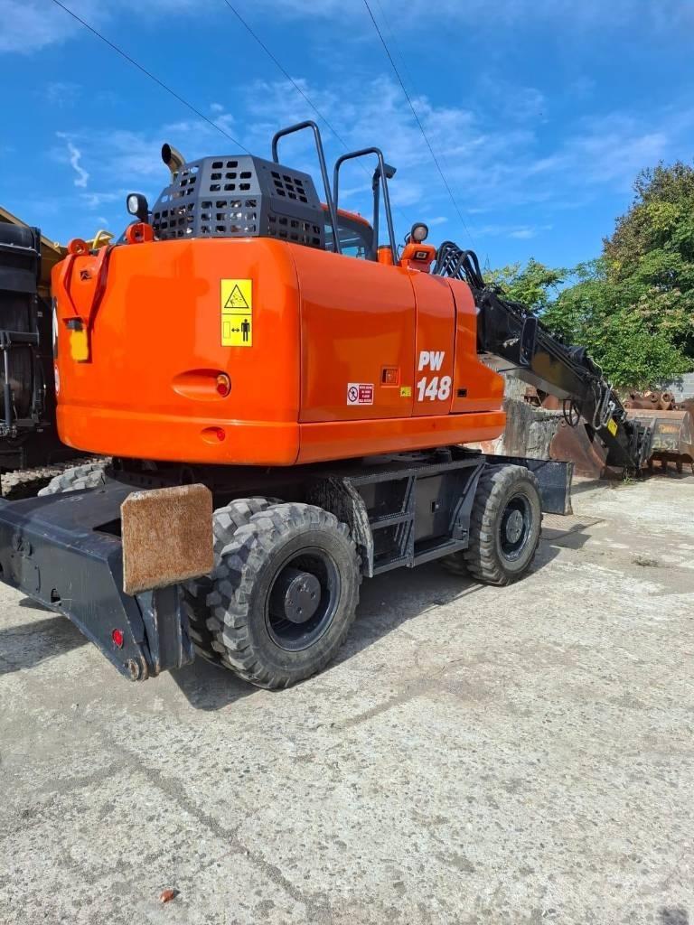 Komatsu PW 148-11 Pelle sur pneus