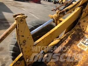 CAT 910 Chargeuse sur pneus