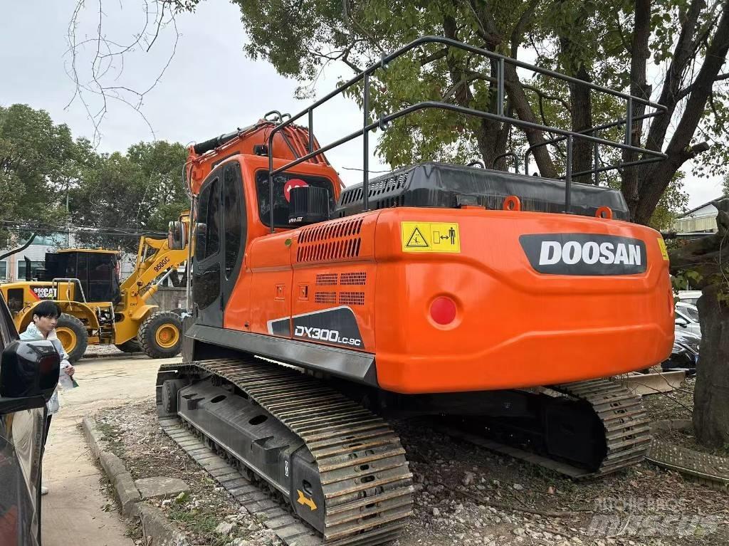 Doosan DX300LC-9c Pelle sur chenilles