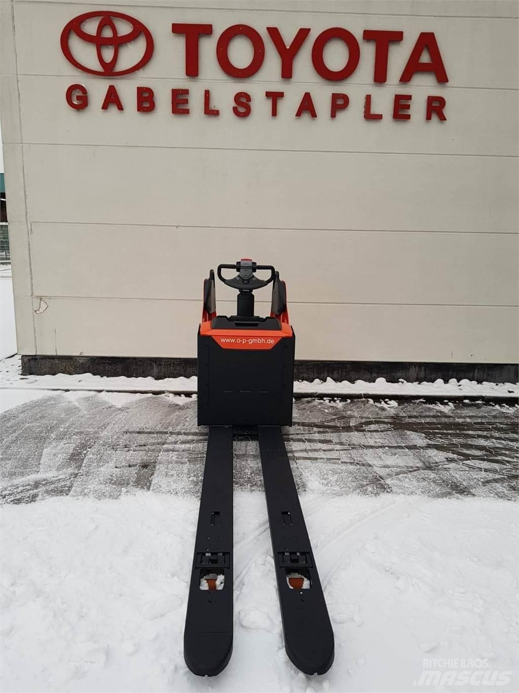 Toyota LPE 250 Transpalette accompagnant