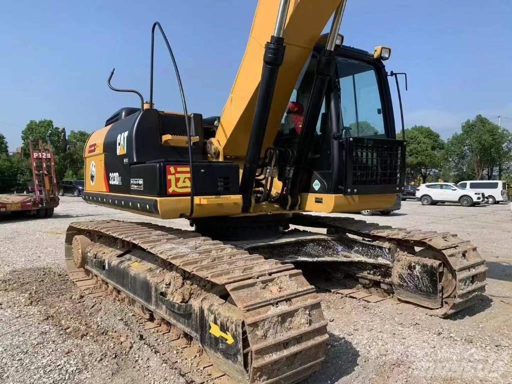 CAT 320 Pelle sur chenilles