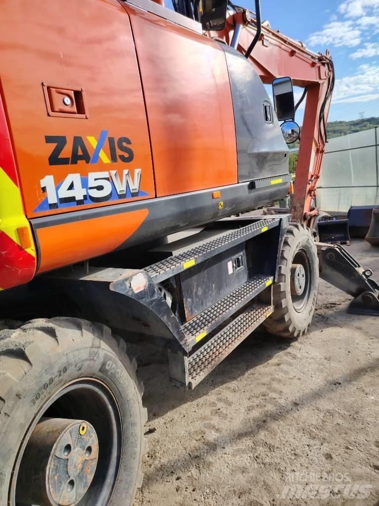 Hitachi ZX 145 Pelle sur pneus