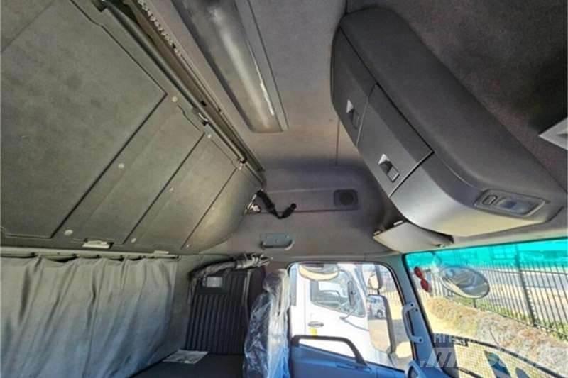 UD TRUCKS QUON Autre camion