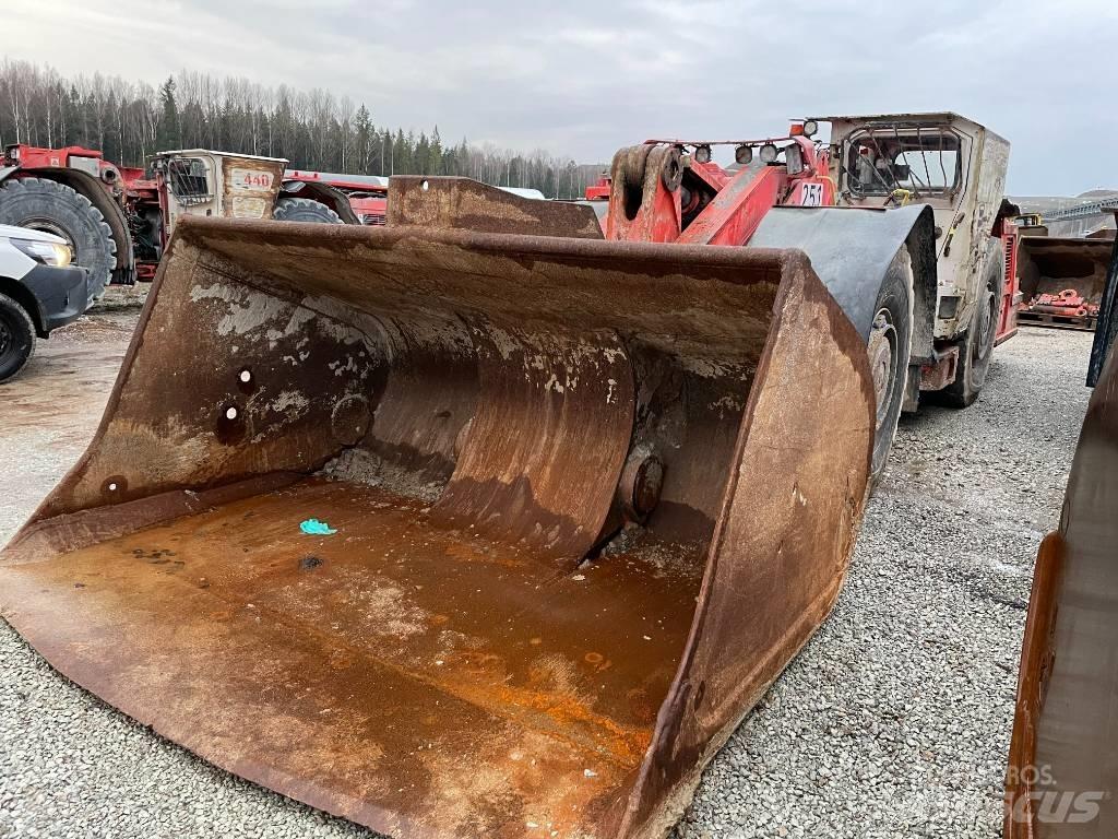 Sandvik LH 410 Chargeuses pour exploitations minières souterraines