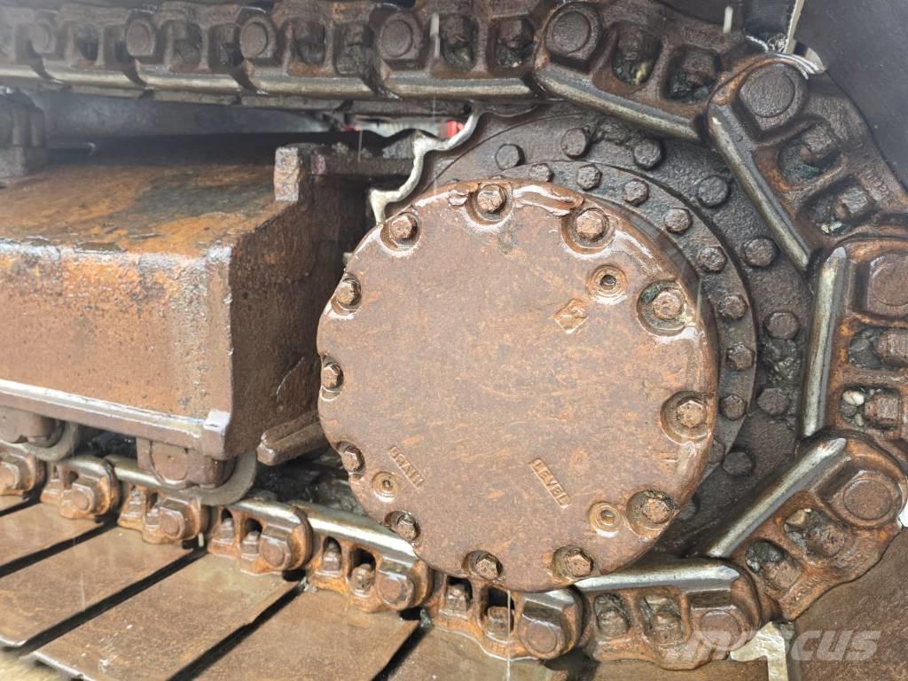 Hitachi ZX 210 Pelle sur chenilles