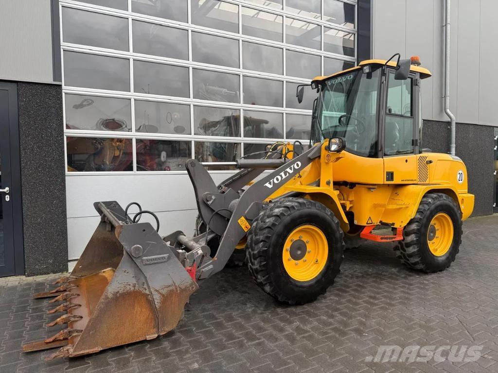 Volvo L30G Chargeuse sur pneus