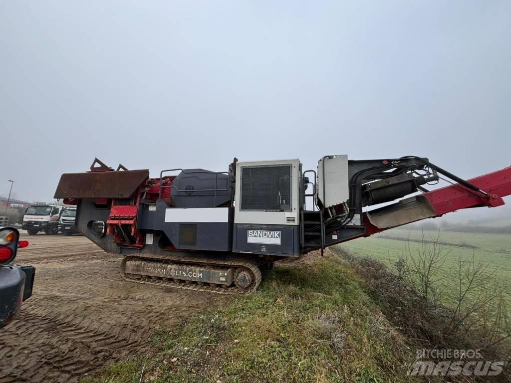 Sandvik QJ 241 Concasseur mobile