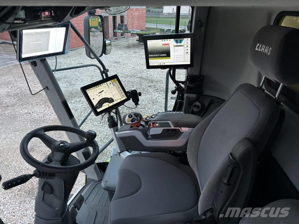 CLAAS Lexion 8900 TT Moissonneuse batteuse