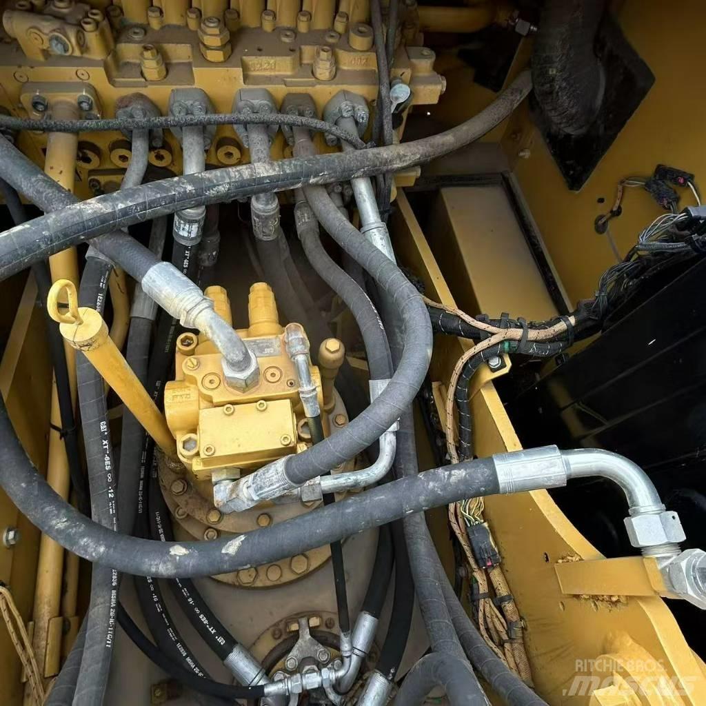 CAT 320 GC Pelle sur chenilles
