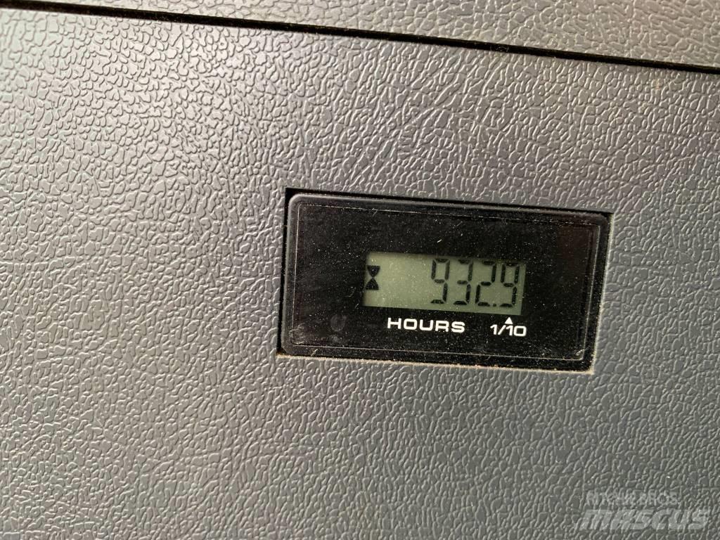 Hyundai HX 220 L Pelle sur chenilles