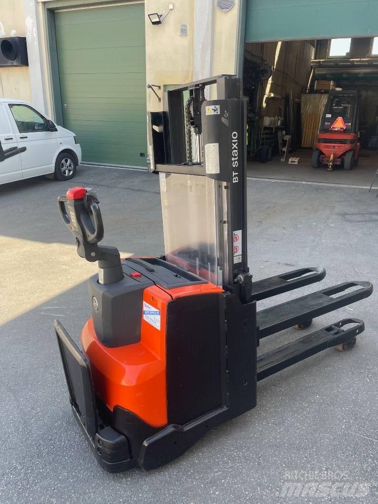 BT SWE200D Gerbeur accompagnant