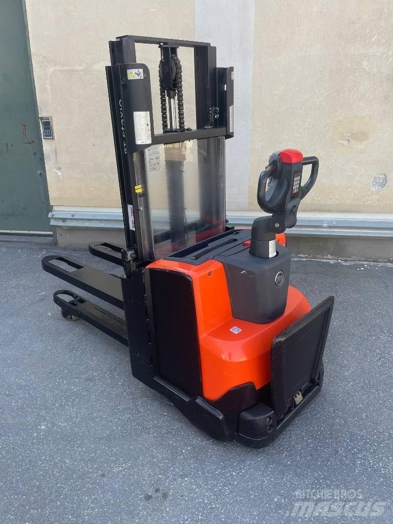 BT SWE200D Gerbeur accompagnant