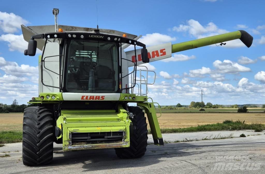 CLAAS Lexion 670 Moissonneuse batteuse