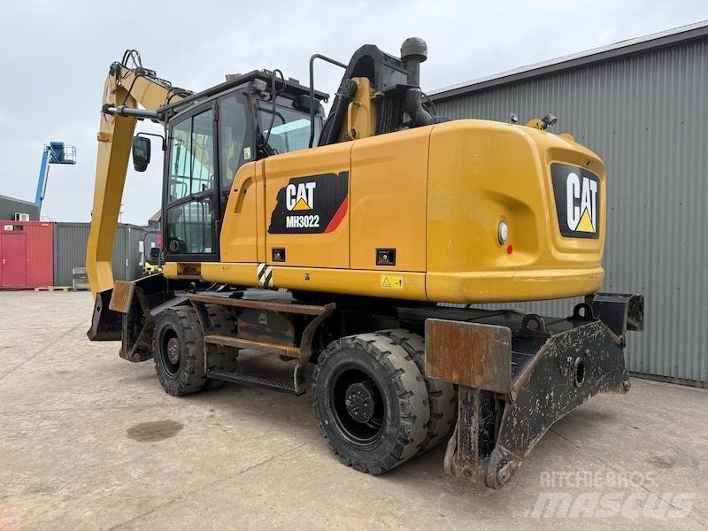 CAT MH 3022 Pelle à déchets