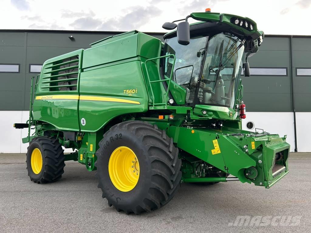John Deere T 560 i Moissonneuse batteuse