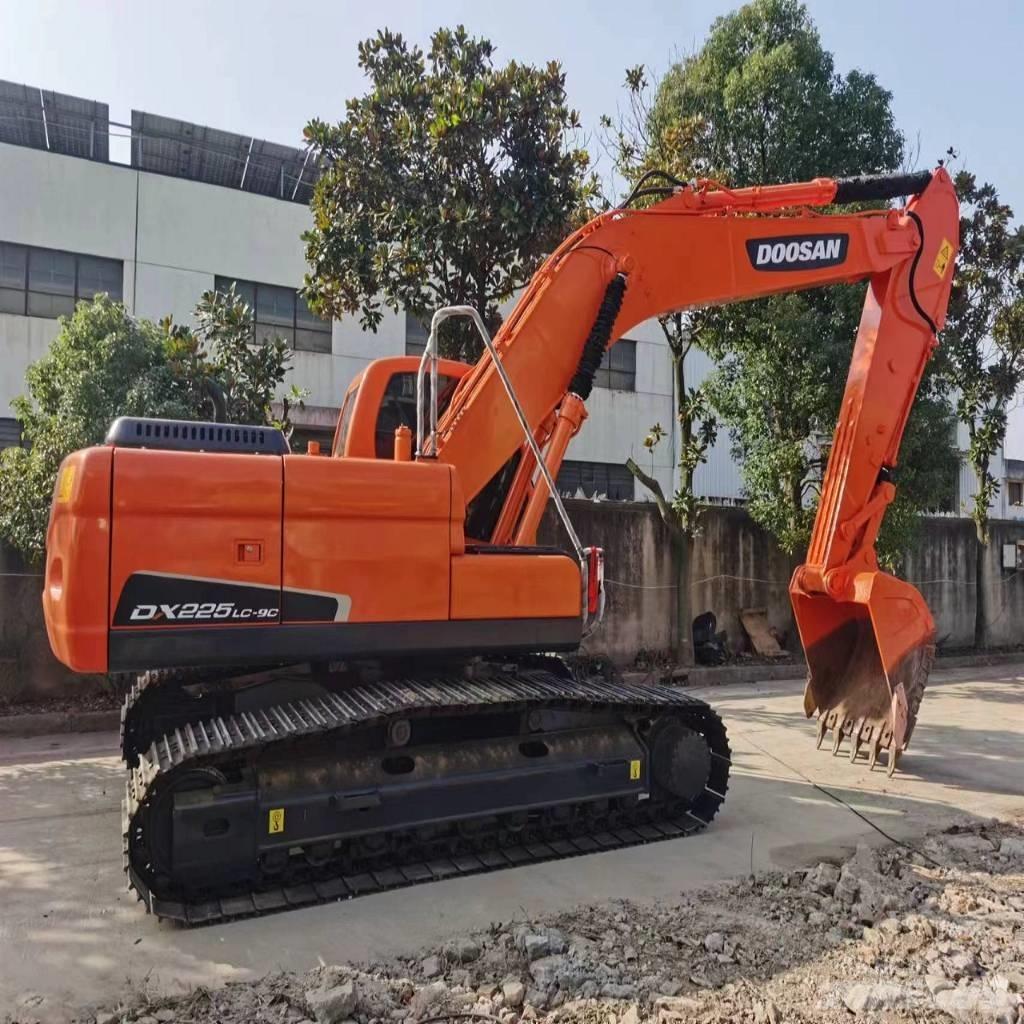 Doosan DX225LC-9C Pelle sur chenilles