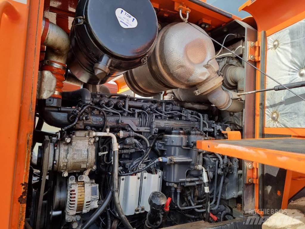Doosan DL 300-5 Chargeuse sur pneus