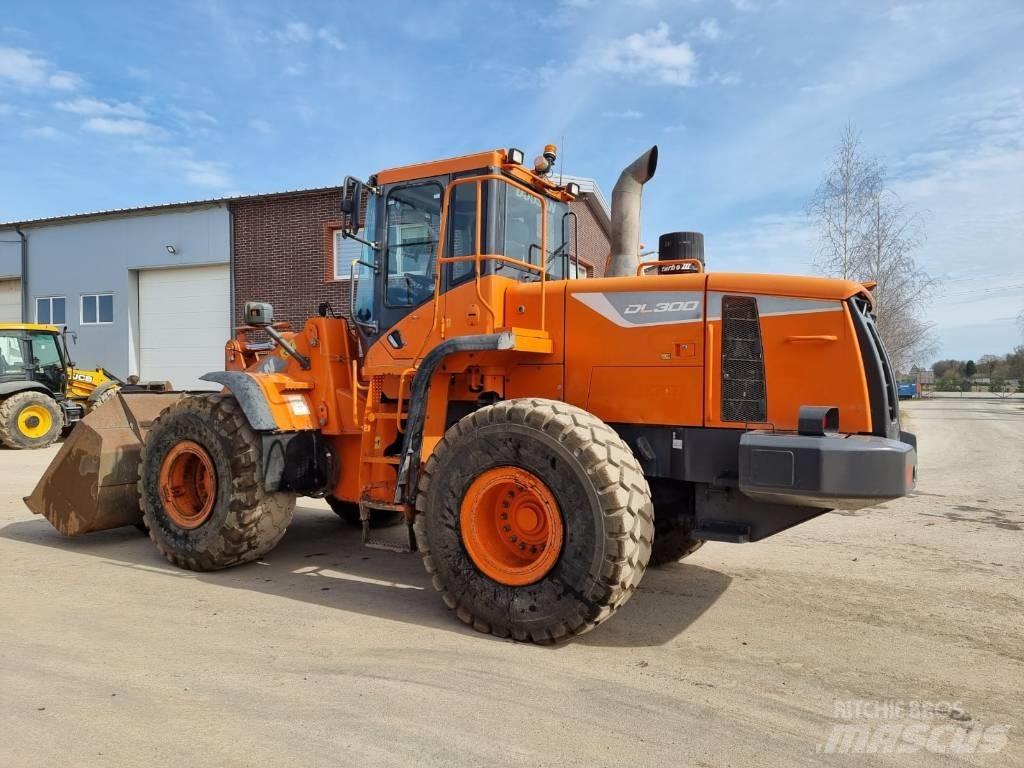 Doosan DL 300-5 Chargeuse sur pneus