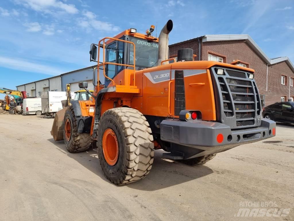 Doosan DL 300-5 Chargeuse sur pneus