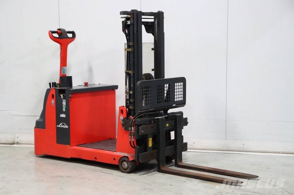 Linde L12AC Gerbeur accompagnant