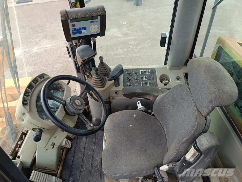 CASE 821C Chargeuse sur pneus