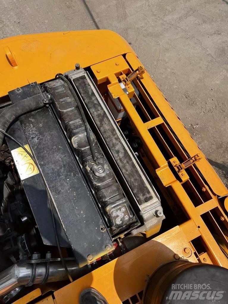 Hyundai 210W-7 Pelle sur pneus