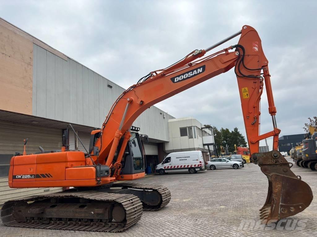 Doosan DX 225 LC Pelle sur chenilles