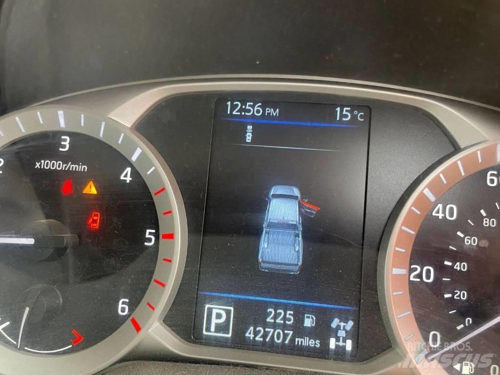 Nissan Navara Voiture