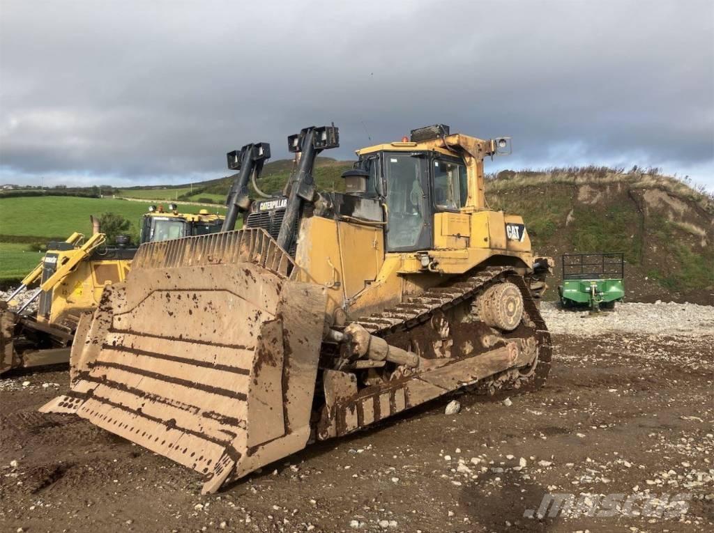 CAT D 9 T Bouteurs sur chenilles