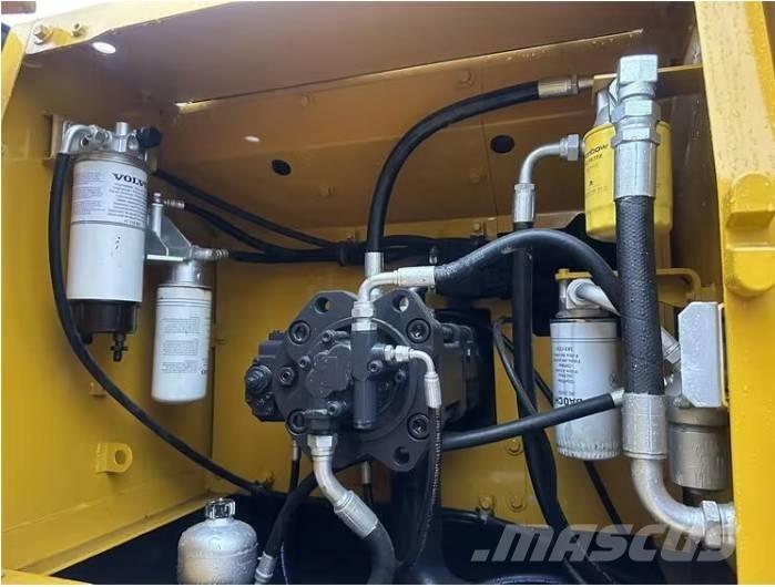 Volvo EC210D Pelle sur chenilles