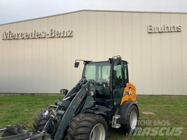 GiANT G5000 Chargeuse sur pneus