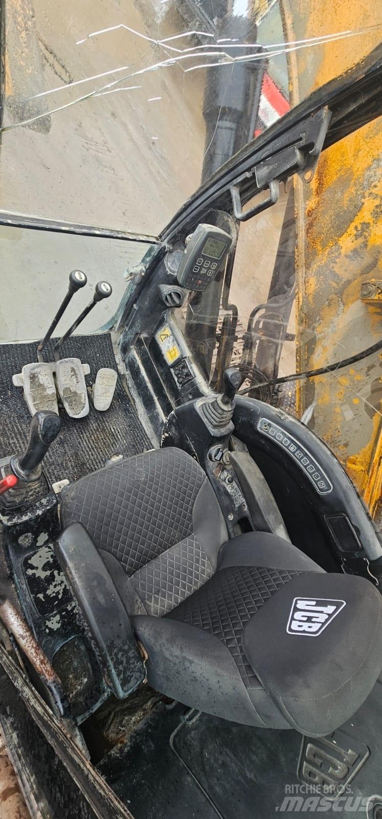 JCB JS 220 LC Pelle sur chenilles