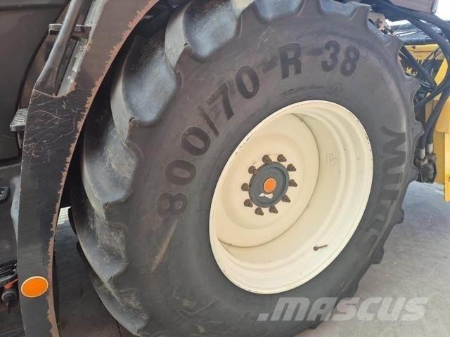 New Holland FR700 Ensileuse automotrice
