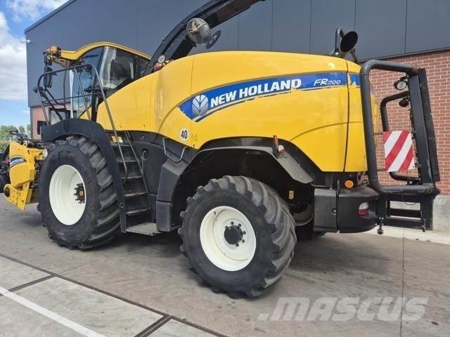New Holland FR700 Ensileuse automotrice