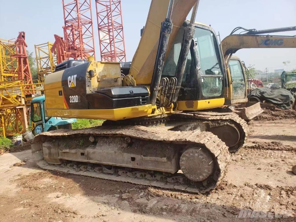 CAT 320 D Pelle sur chenilles