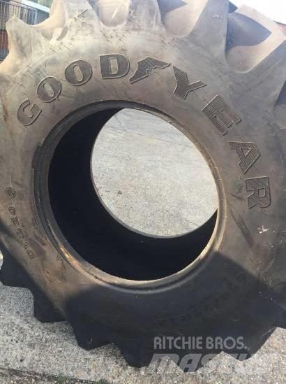 Goodyear 650/75R32 Pneus, roues et jantes
