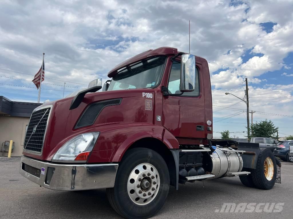 Volvo VNL 42 T300 Tracteur routier