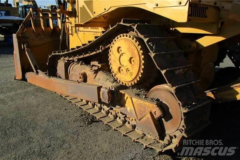 CAT D6R2 Bouteurs sur chenilles