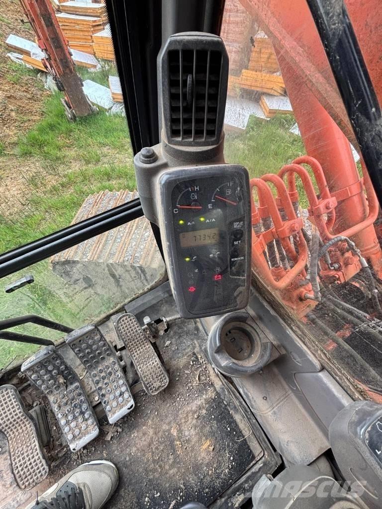 Hitachi Zaxis 180 LC Pelle sur chenilles
