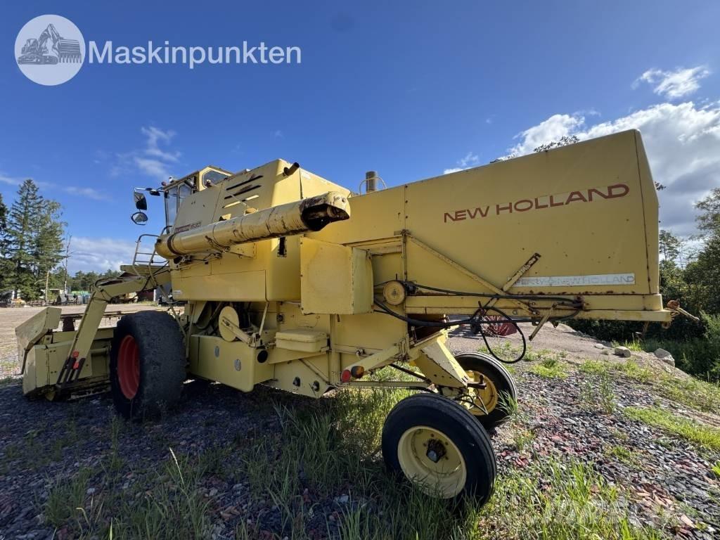 New Holland 1530 Moissonneuse batteuse