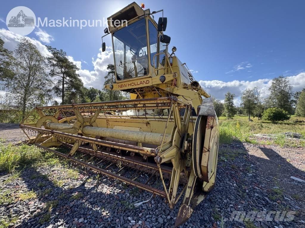 New Holland 1530 Moissonneuse batteuse