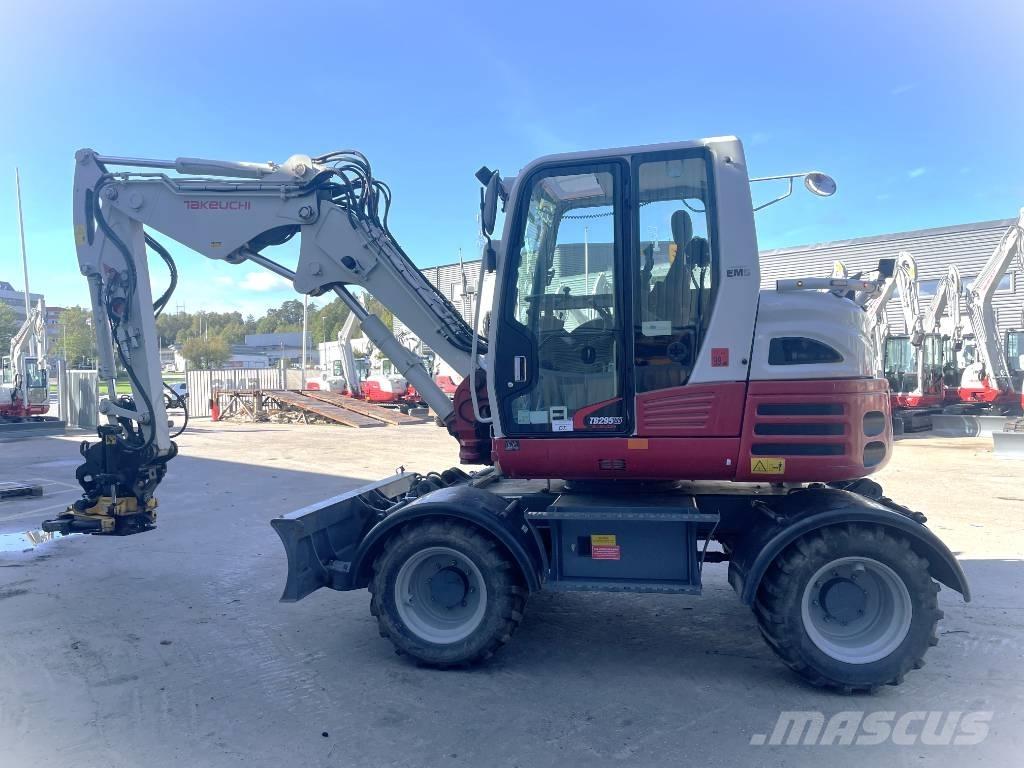 Takeuchi TB 295 W Pelle sur pneus