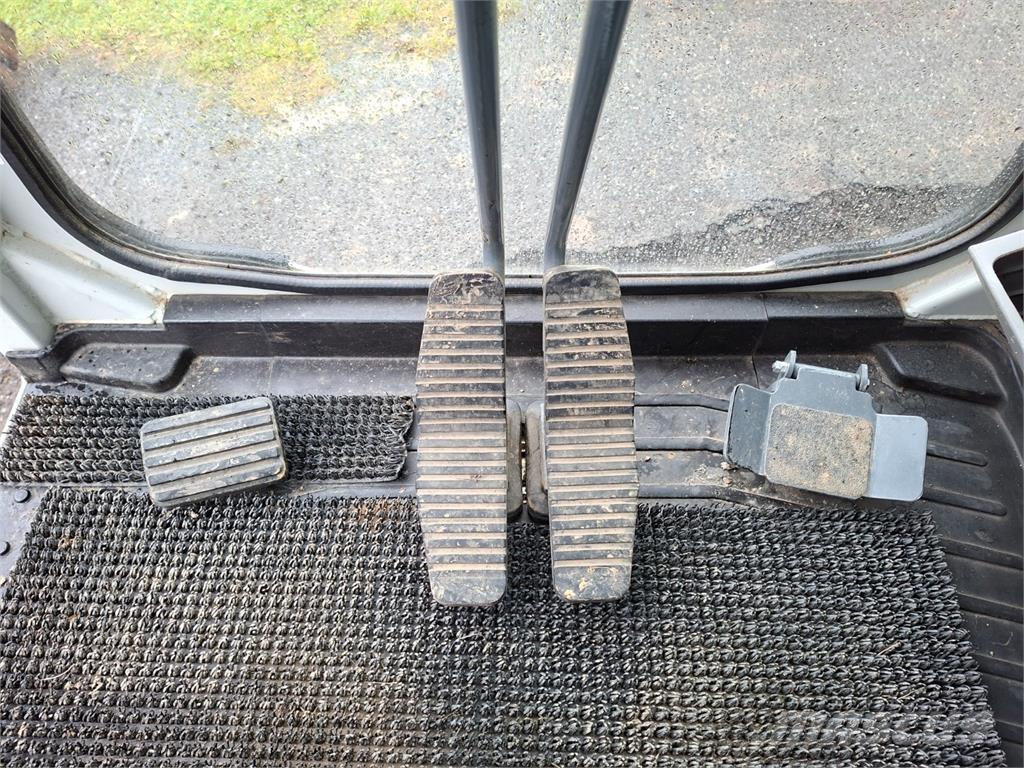 Takeuchi TB2150R Autre fourgon / utilitaire