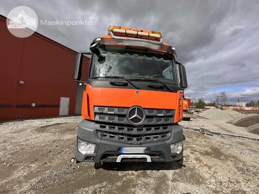 Mercedes-Benz Arocs Camion benne