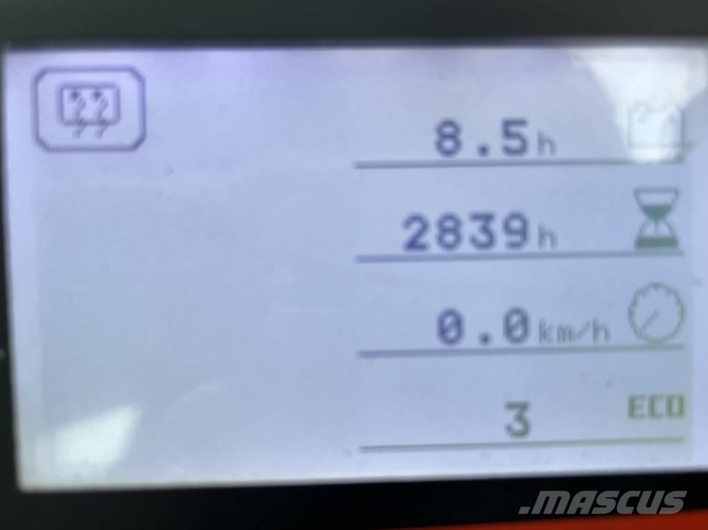 Linde P80     V-4202 Chariot remorqueur